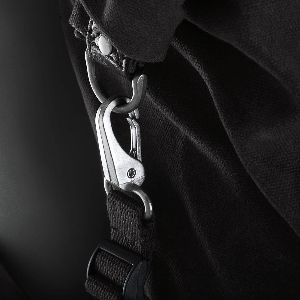 HIGH NOTE PERFORMANCE Oxford Heritage 30L Backpack - Black 3 HIGH NOTE PERFORMANCE Oxford Heritage 30L Backpack - Black