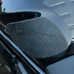 HIGH NOTE PERFORMANCE Motorcycle Maintenance Oxford Tank Clamp Gripper Silicone Knee Pads