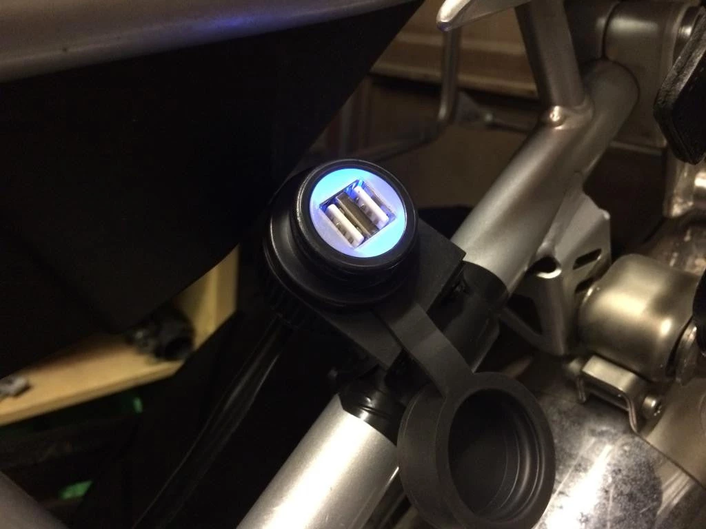 HIGH NOTE PERFORMANCE Oxford Weatherproof Dual Port USB Charger (5V 2Amph) 5 HIGH NOTE PERFORMANCE Oxford Weatherproof Dual Port USB Charger (5V 2Amph)