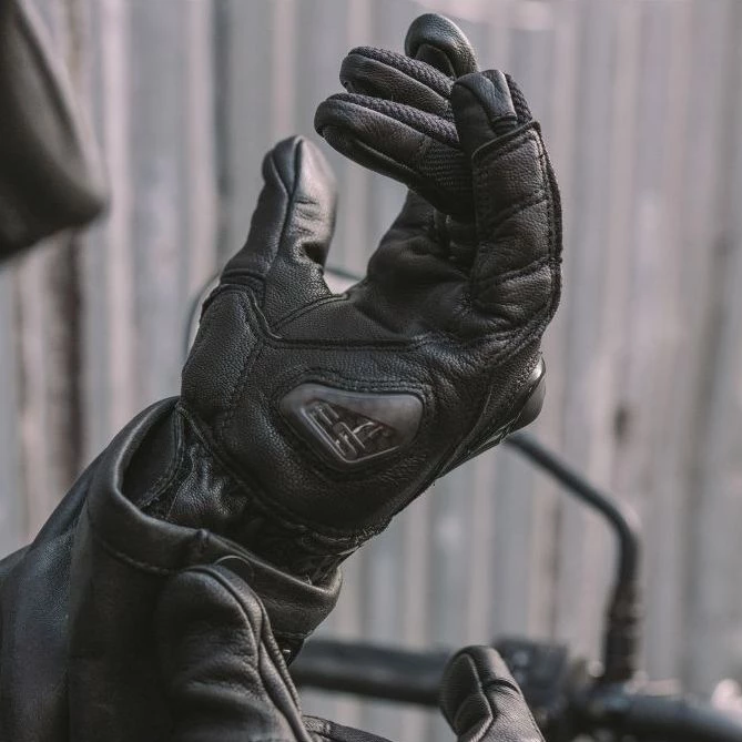 HIGH NOTE PERFORMANCE Rev'it! Echo Gloves 6 HIGH NOTE PERFORMANCE Rev'it! Echo Gloves